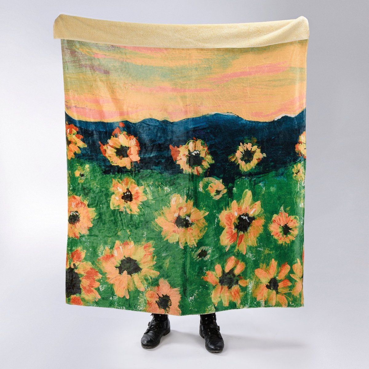 Plush Flannel Sunflower Field Art Throw Blanket – Machine Washable Cozy Decor