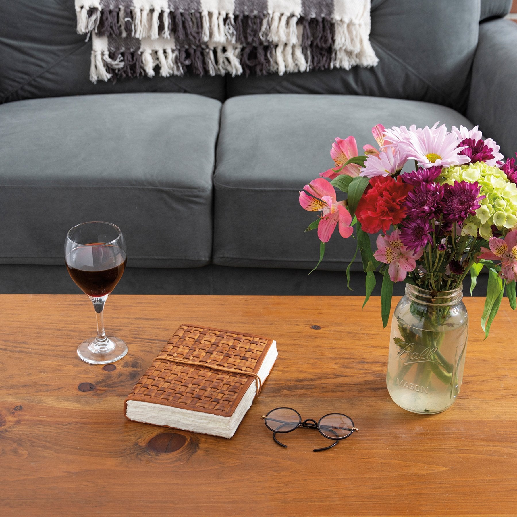 Premium Woven Leather Journal for Thoughts & Creativity, Decorative Rustic Desk Stationery