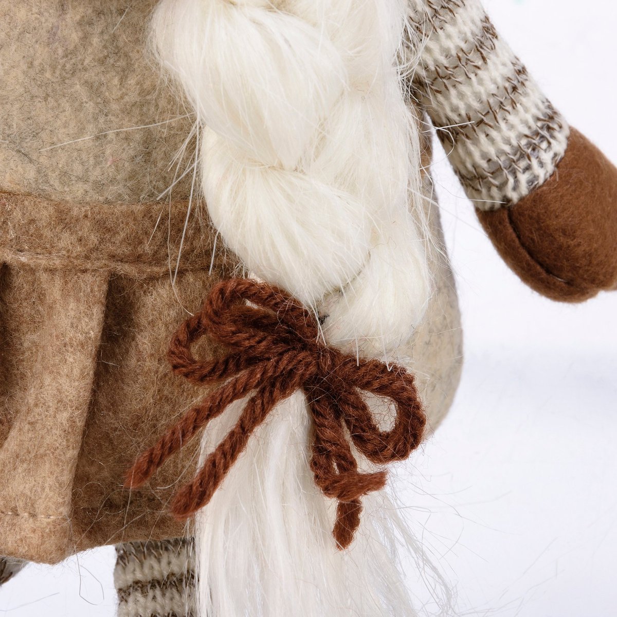 Charming Autumnal Felt Gnome Couple Sitter Set: Whimsical Fall Home Decor Figurines