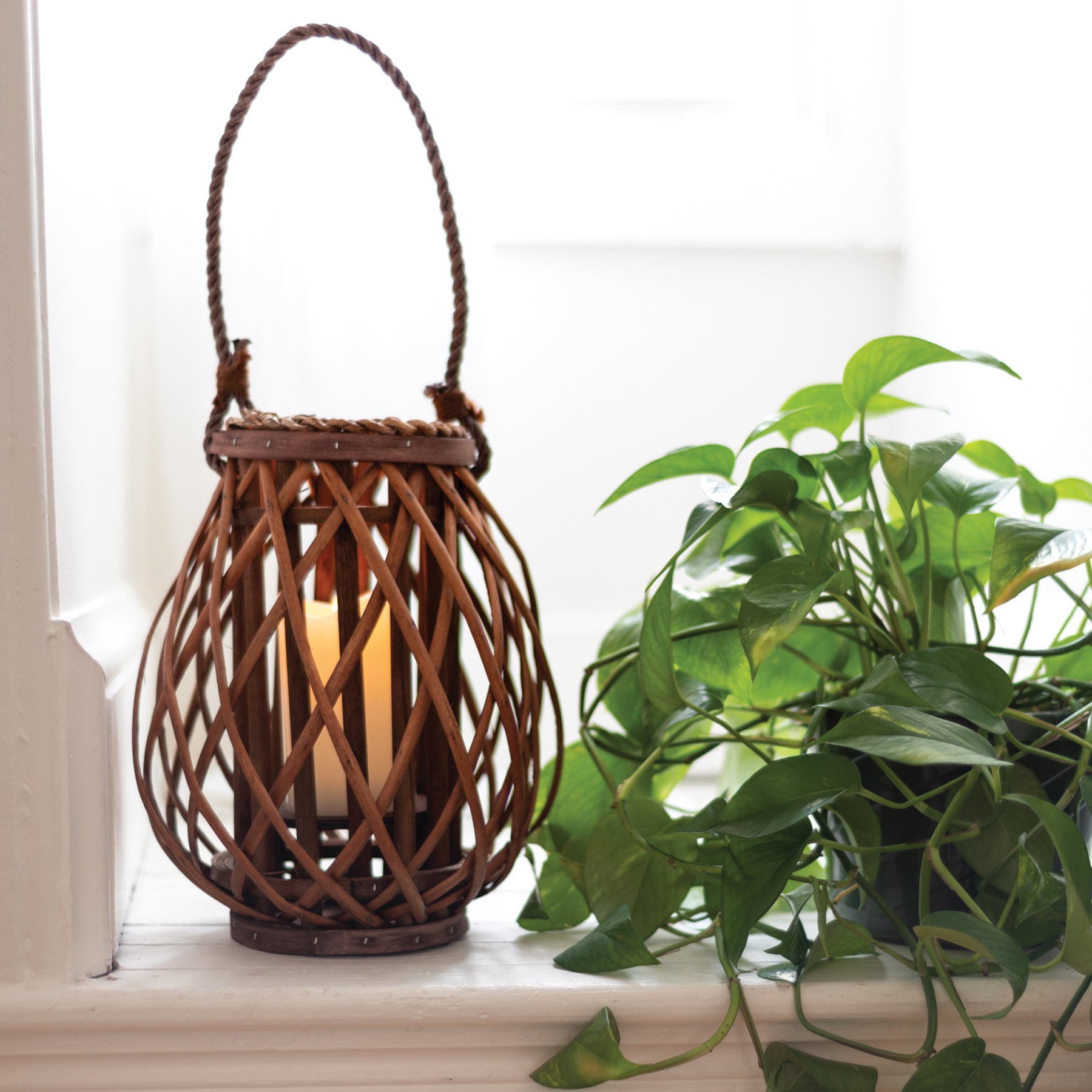 Bohemian Willow Woven Lantern with Rope Handle - Rustic Decorative Accent