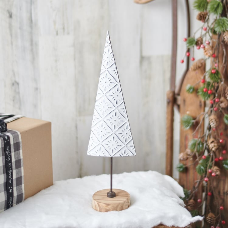 Charming Rustic Metal Star Pattern Christmas Tree Sitter Holiday Decor