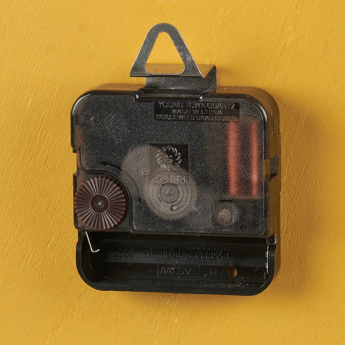 Charming Round Wooden Bee Clock with Vibrant Floral Watercolor Design