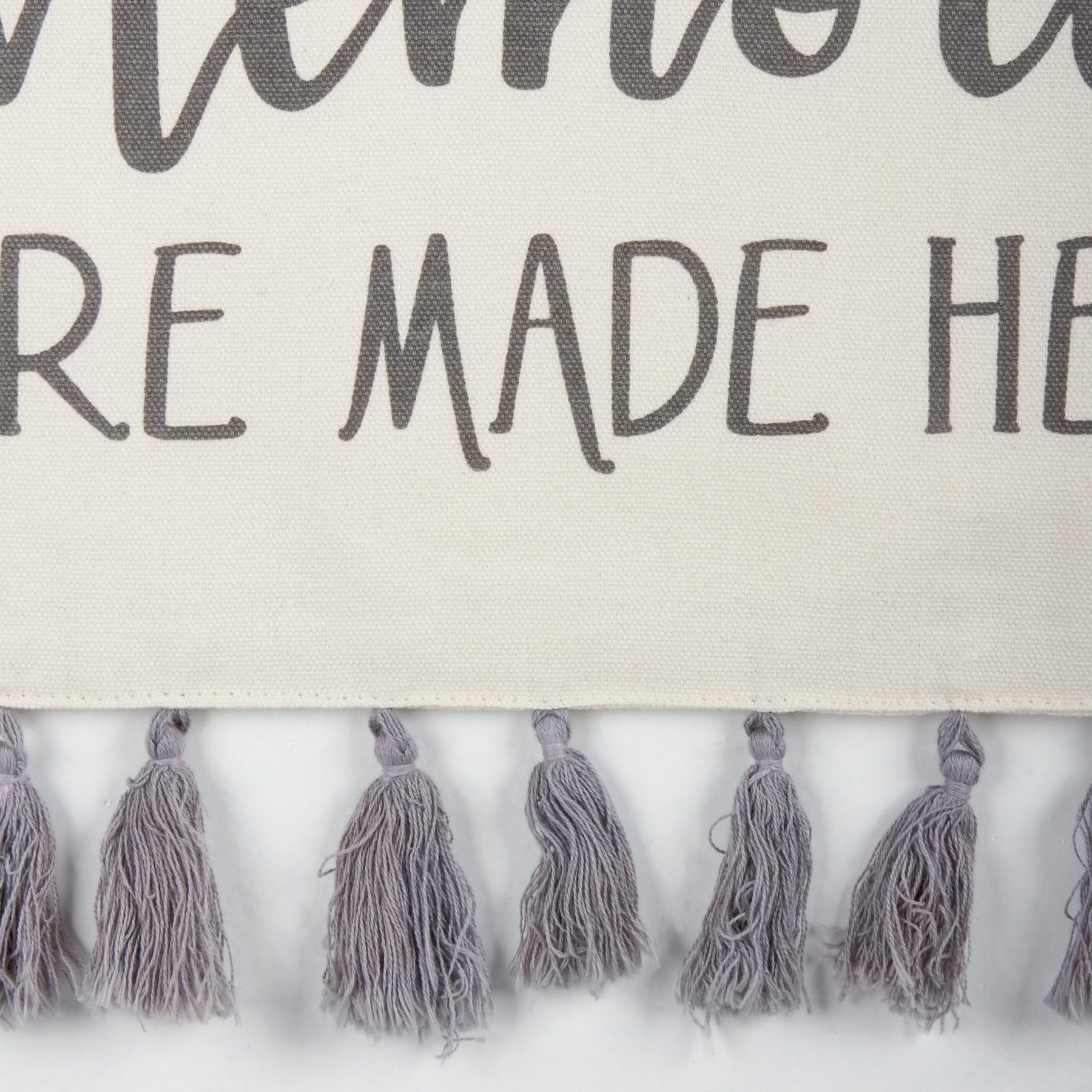 Charming Cotton Table Runner with 'Memories Are Made Here' Sentiment, Tassels