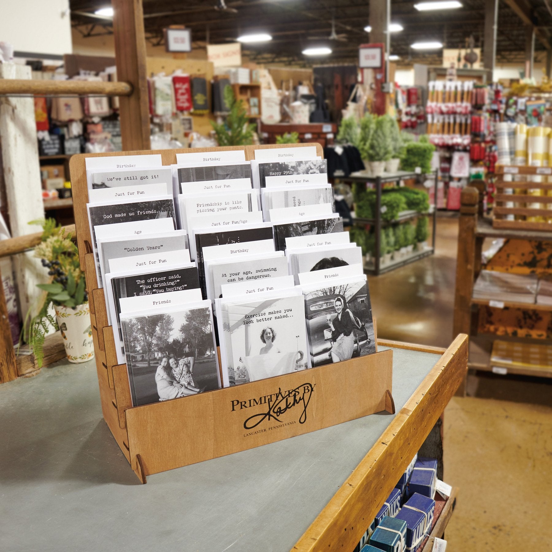 Natural Wood Greeting Card Display Rack: Showcase 15 Designs, Holds 90 Cards