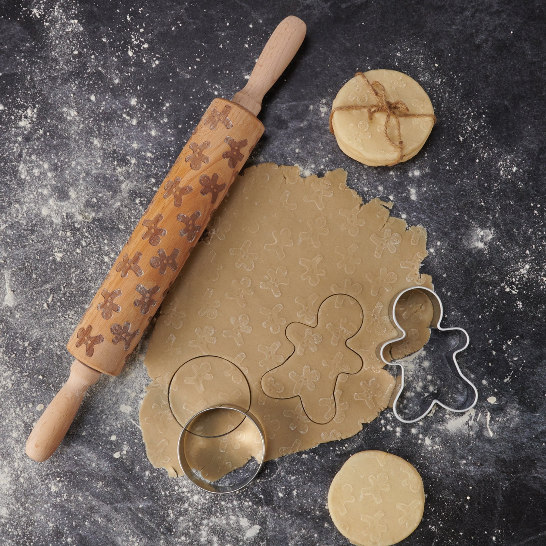 Charming Gingerbread Men Embossed Large Wooden Rolling Pin for Festive Baking