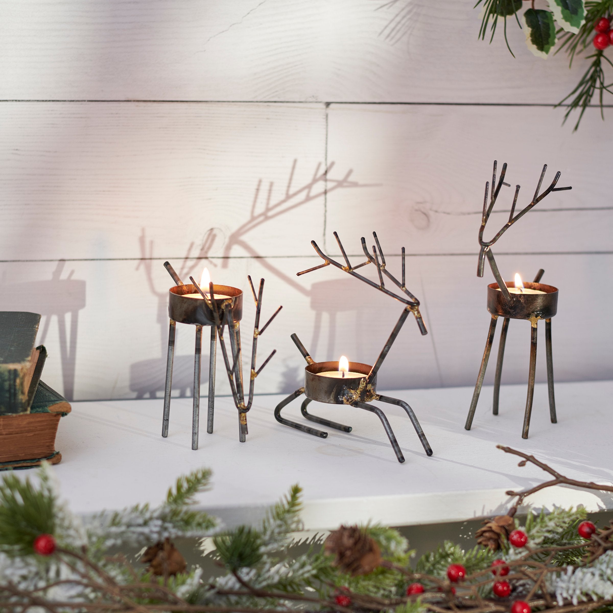 Rustic Metal Deer Tealight Candle Holder Set - Elegant Forest Animal Decor