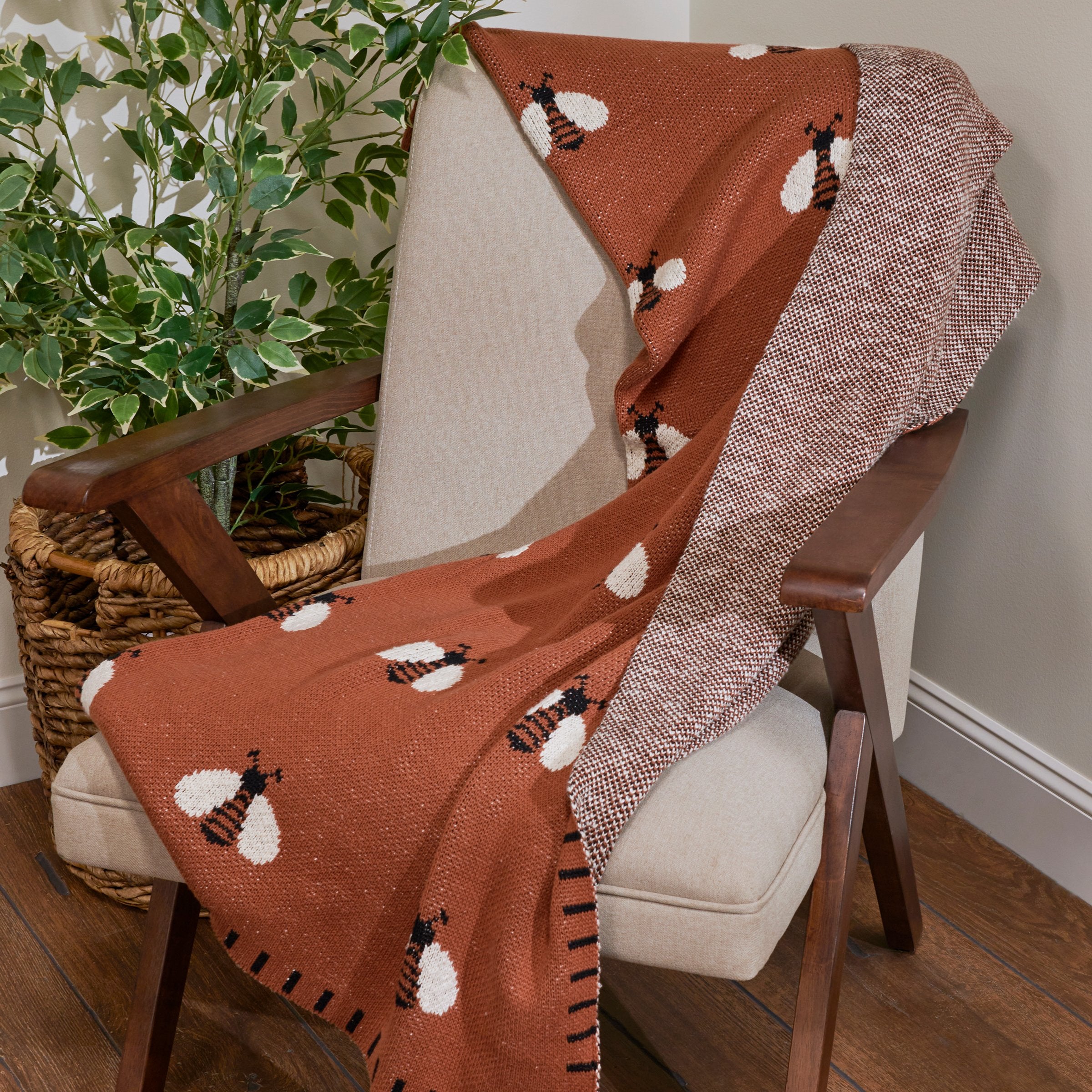 Cozy Woven Bee Throw Blanket - Soft Cotton, 50x60 Inches, Machine Washable