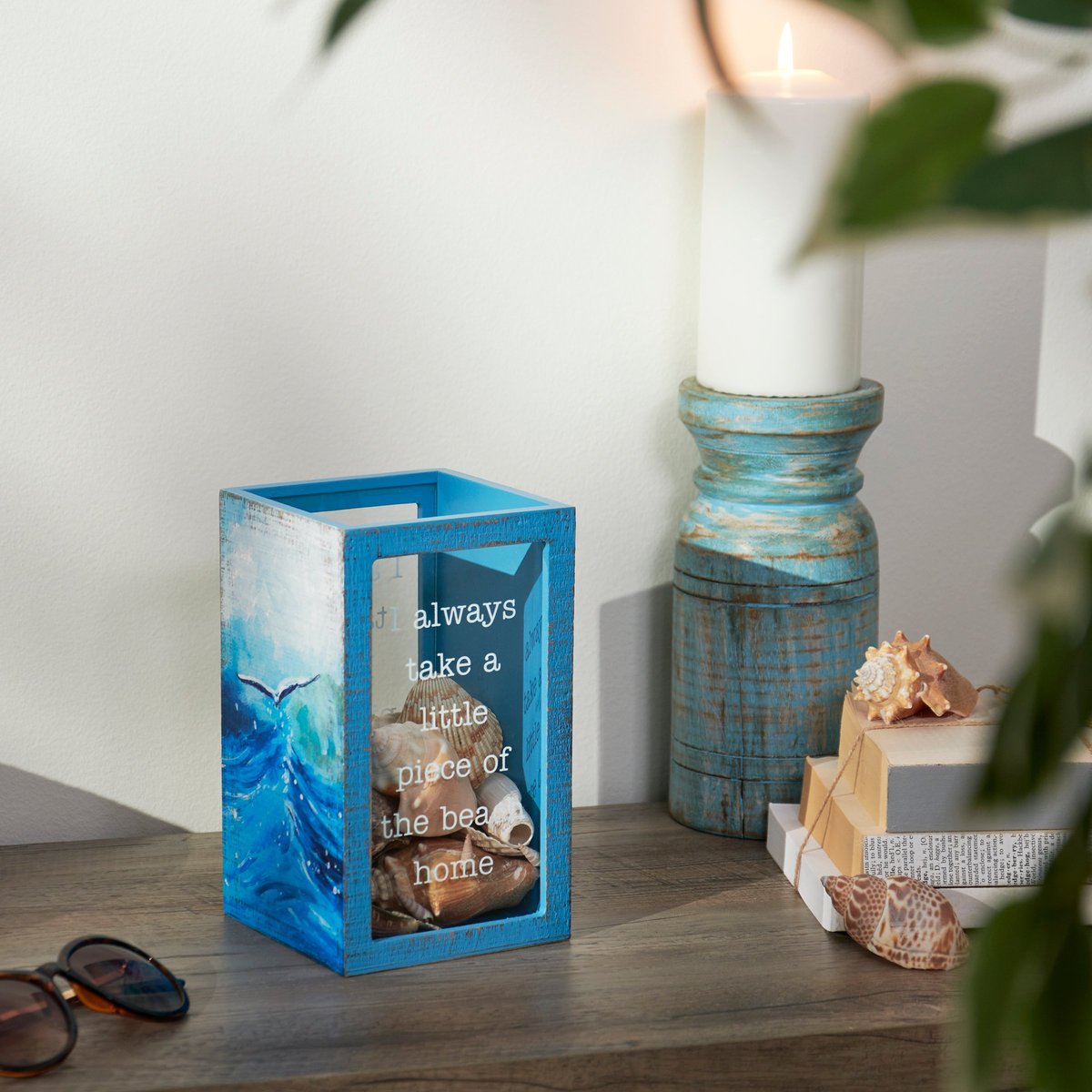 Charming Double-Sided Wooden Beach Shell Holder with Ocean Wave Art & Keepsake Display