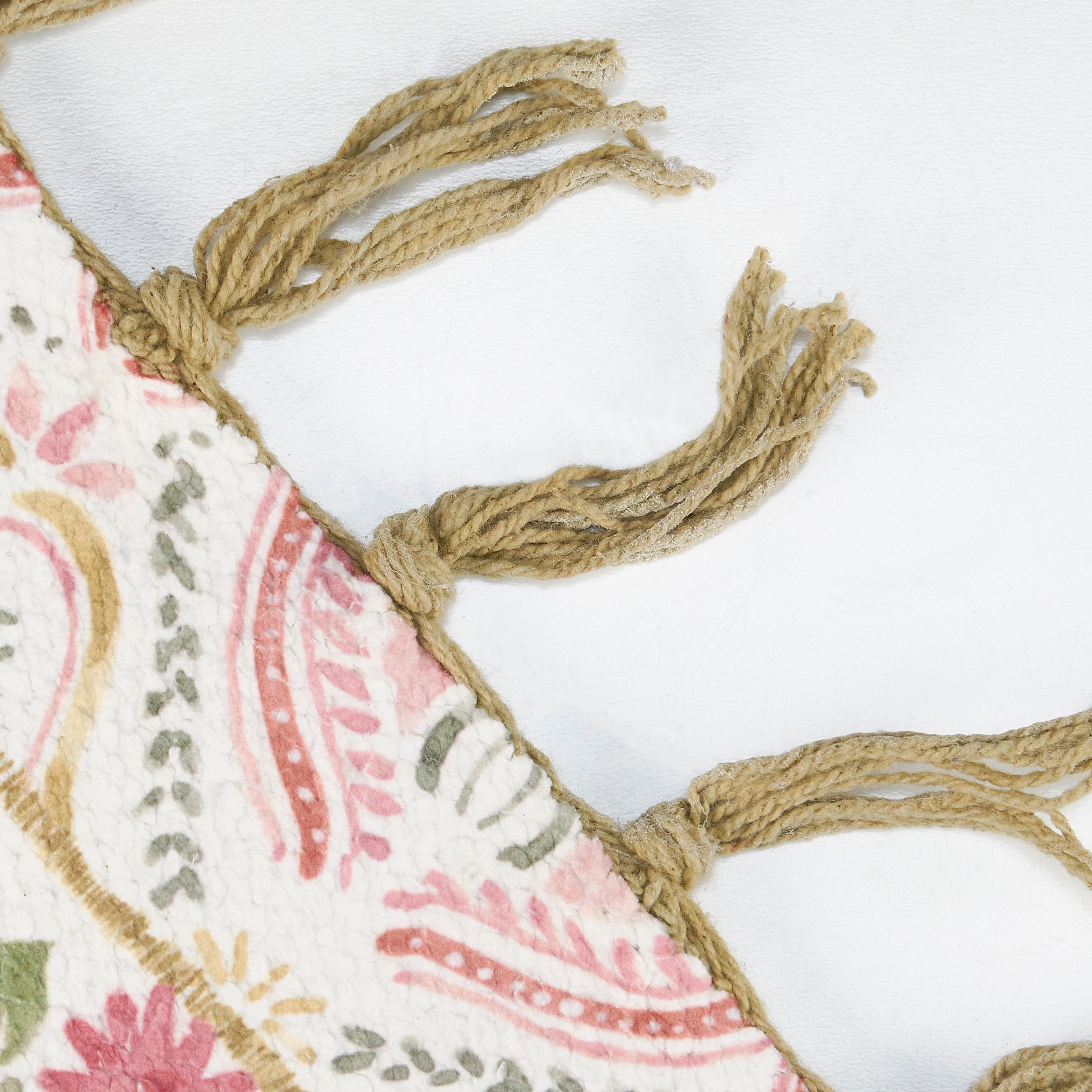 Charming Pink Floral Indoor Outdoor Rug with Tassels & Skid-Resistant Backing