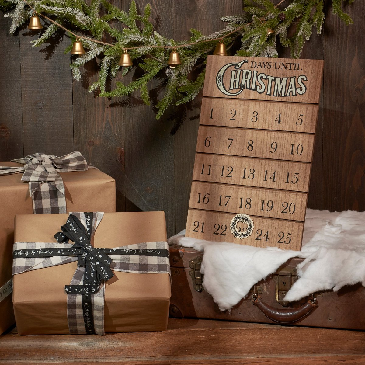 Vintage Wooden Slat Christmas Countdown Calendar with Sliding Wreath Icon