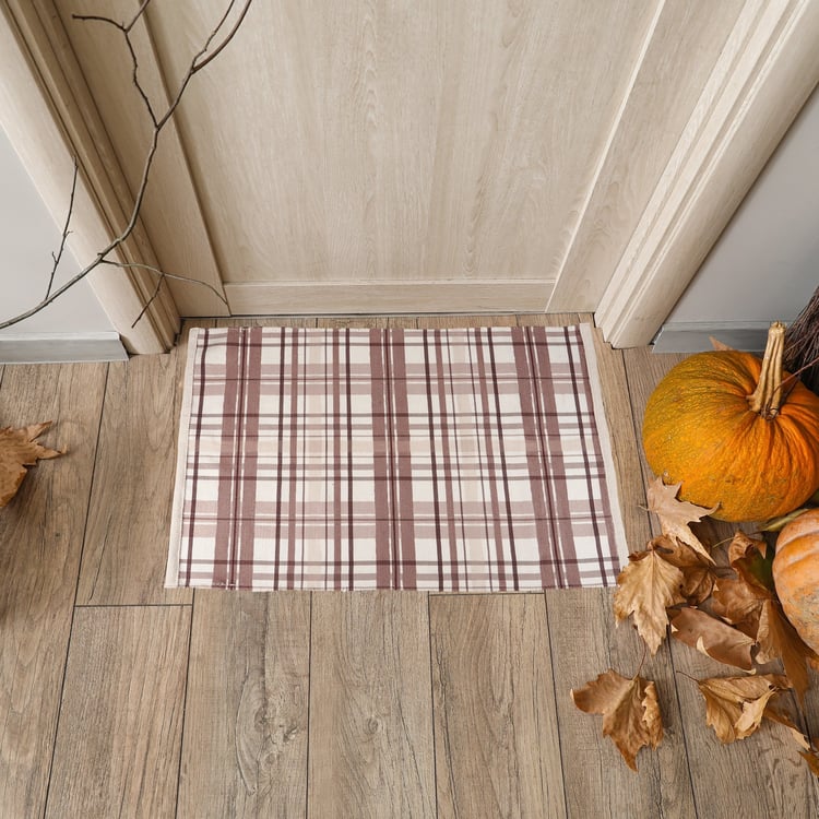 Charming Blush Plaid Cotton Rug – Skid-Resistant Indoor/Outdoor Fall Accent