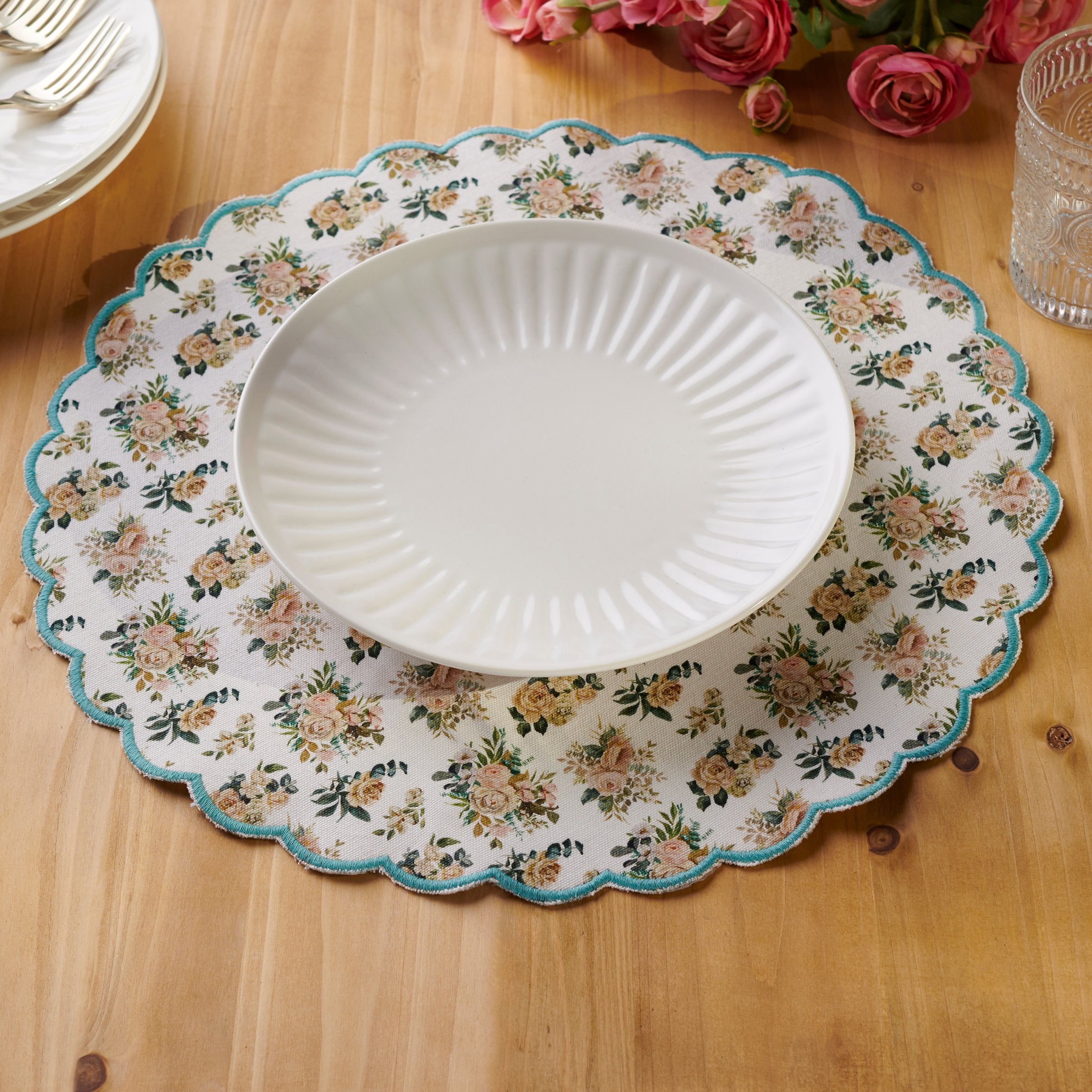 Charming Double-Sided Cabbage Rose Floral & Striped Cotton Placemat - 16-inch Diameter