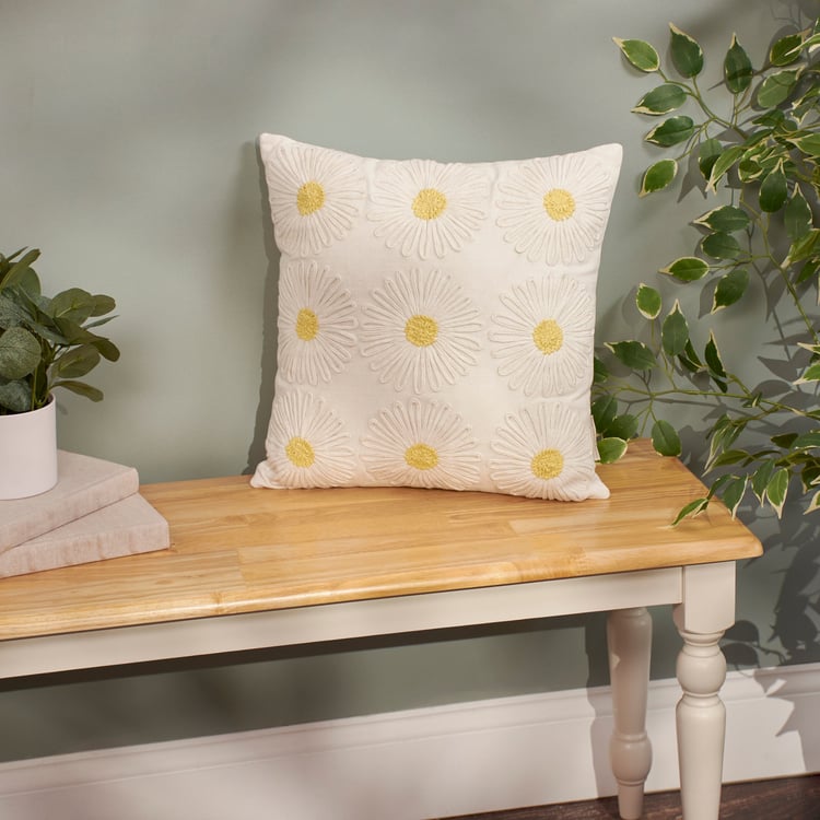 Charming Crochet Daisies Cotton Pillow with Zippered Cover & Polyester Filling