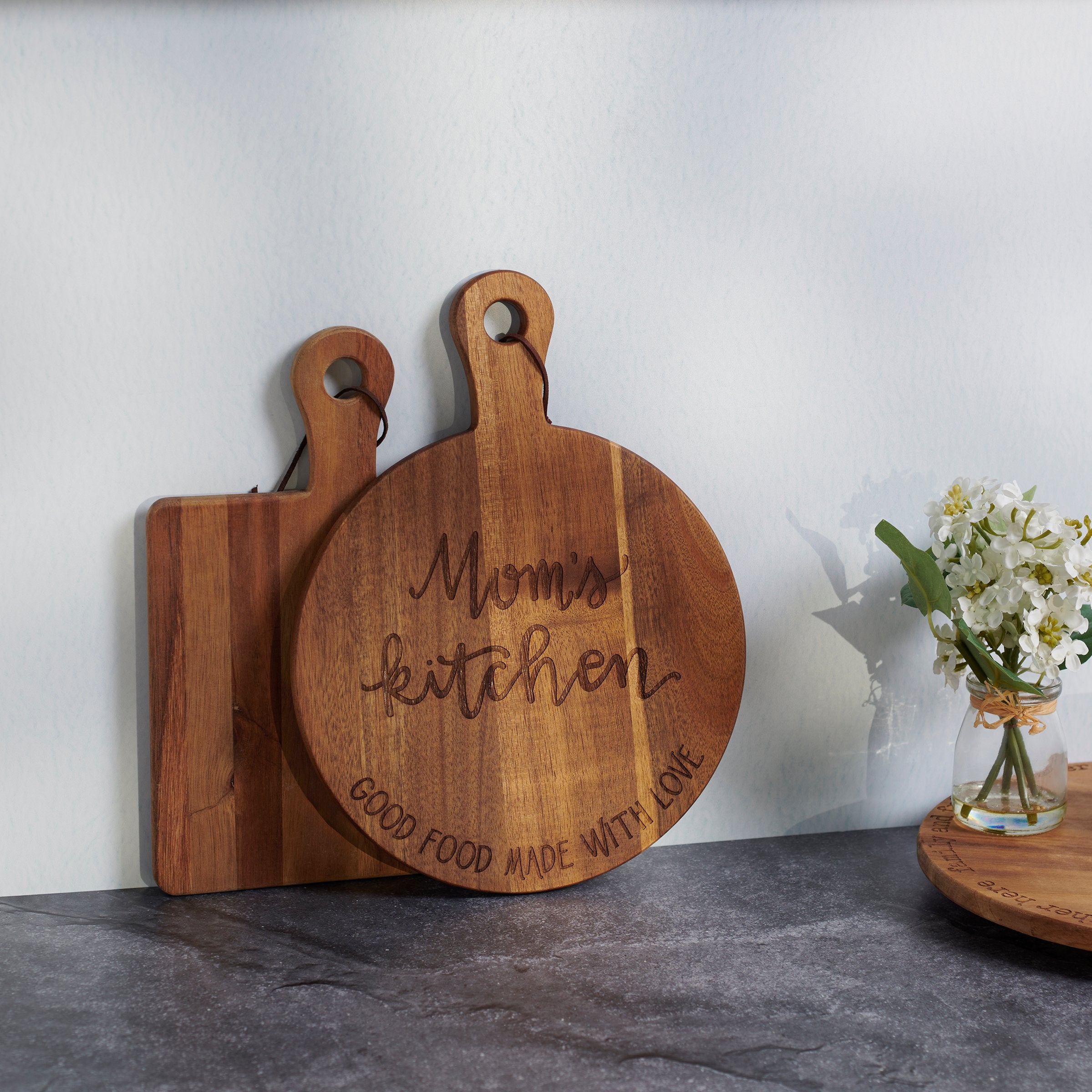 Charming Acacia Wood Mom's Kitchen Cutting Board with Hand-Burned Sentiment