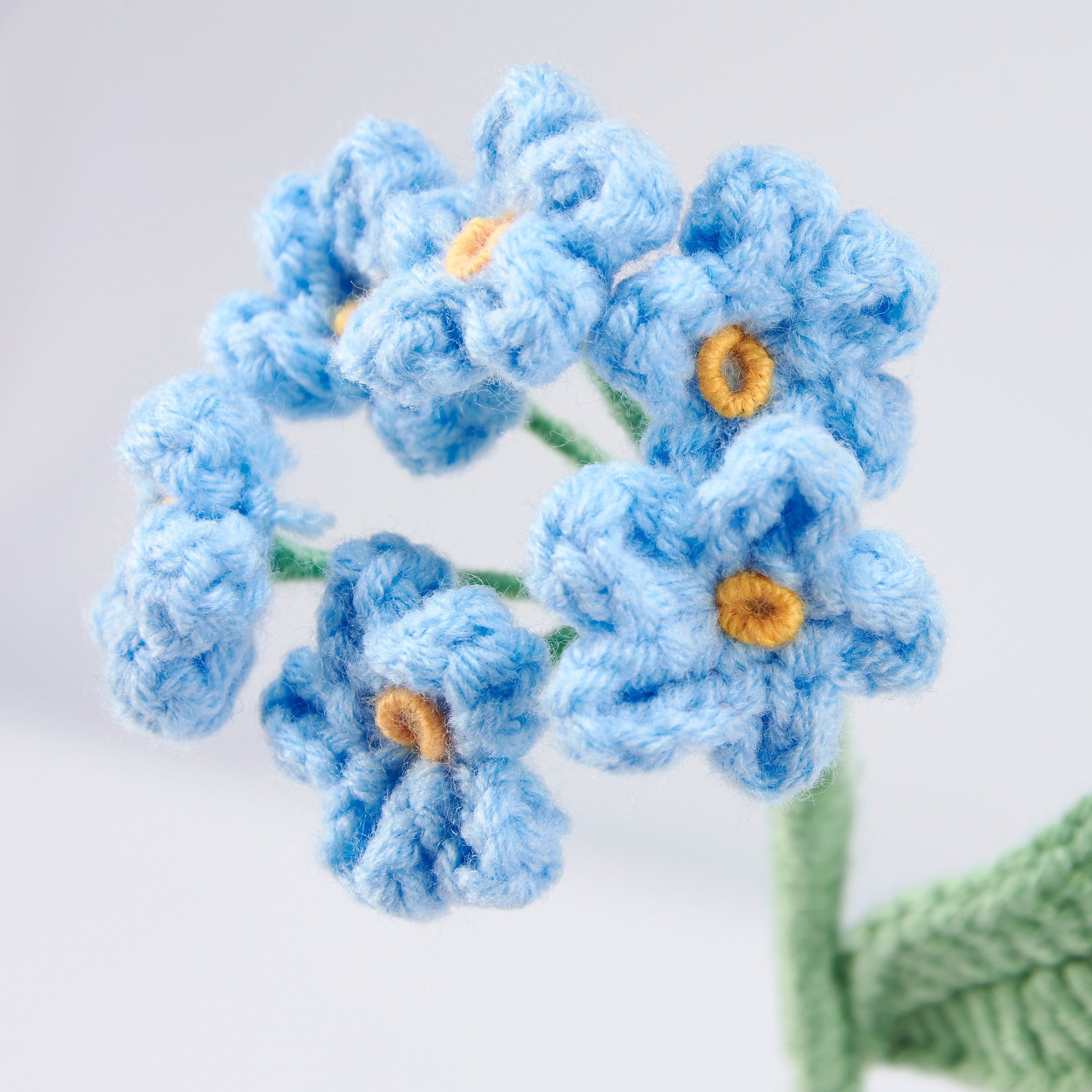 Handcrafted Crochet Forget-Me-Not Flower Pick, Realistic Acrylic Wire Botanical Decor