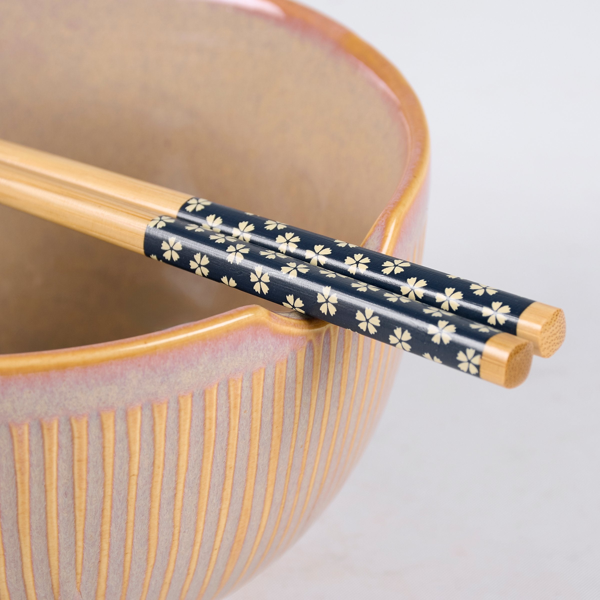 Chic Pink Ribbed Stoneware Ramen Noodle Bowl Set with Bamboo Chopsticks