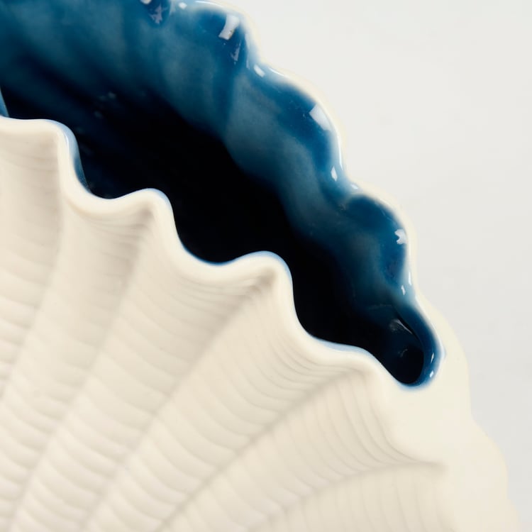 Coastal Porcelain Seashell Vase - Elegant Cream & Blue Beach Decor Accent