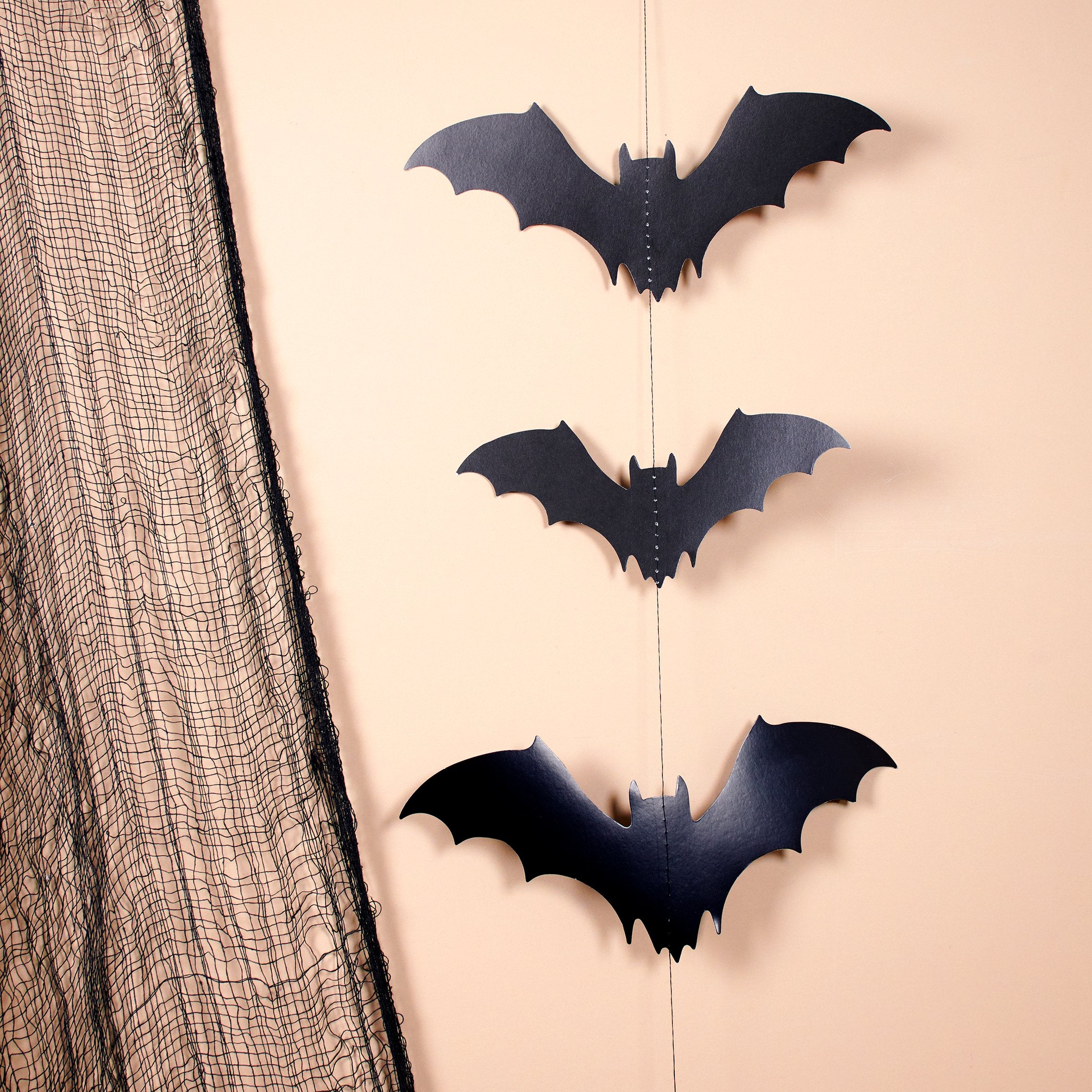 Spooky Black Cardstock Bat Garland - 118-Inch Halloween Party Decor