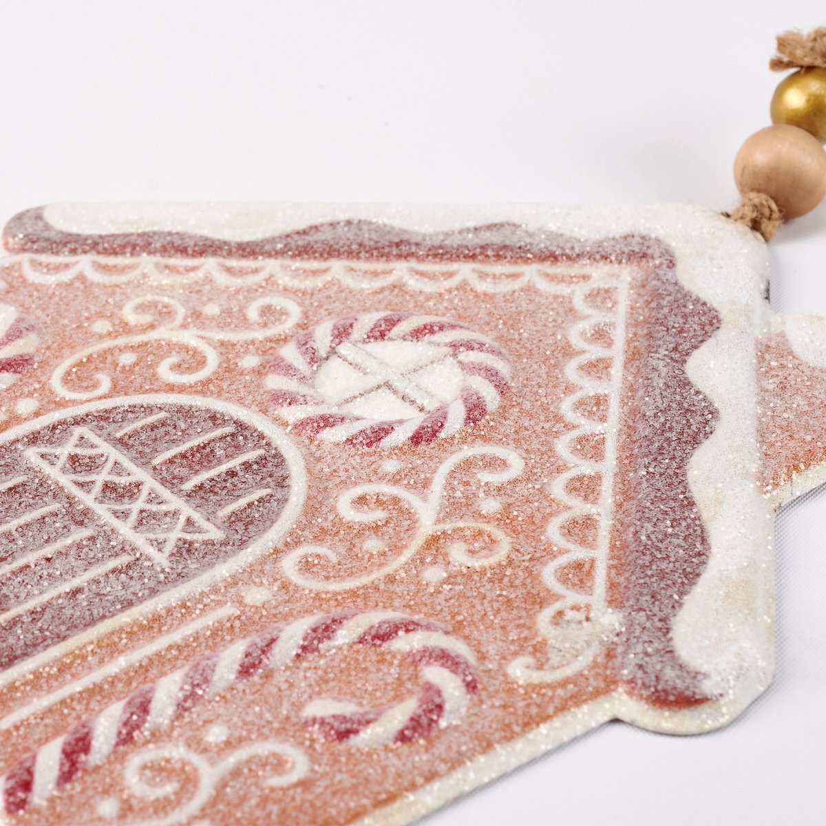 Charming Gingerbread Town Christmas Ornaments Set - Festive Metal, Mica, Jute