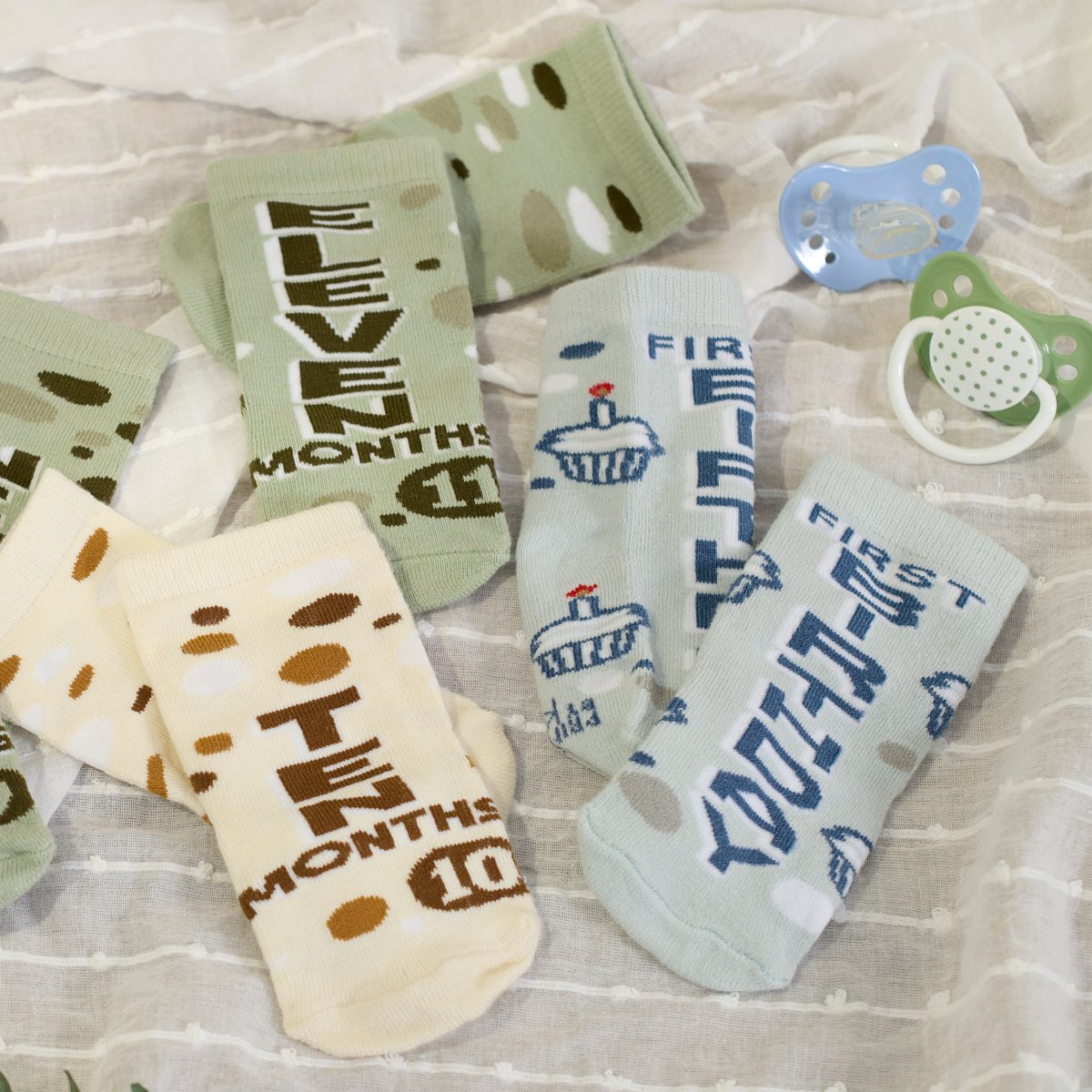 Adorable Baby Monthly Milestone Socks Gift Set 12-Pair Newborn to 12 Months