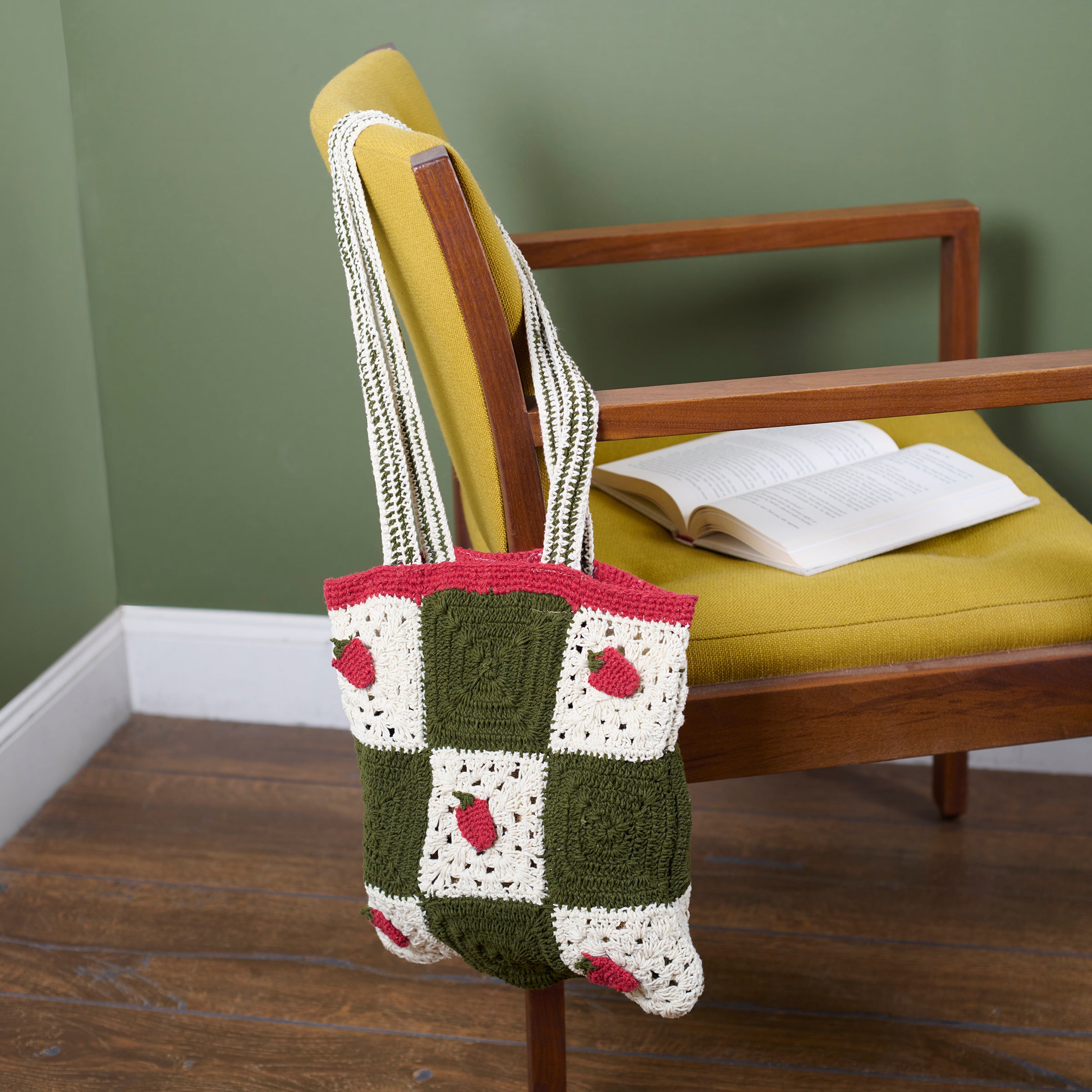 Charming Crochet Strawberries Tote Bag with Lined Pouch - Stylish Cotton Accessory