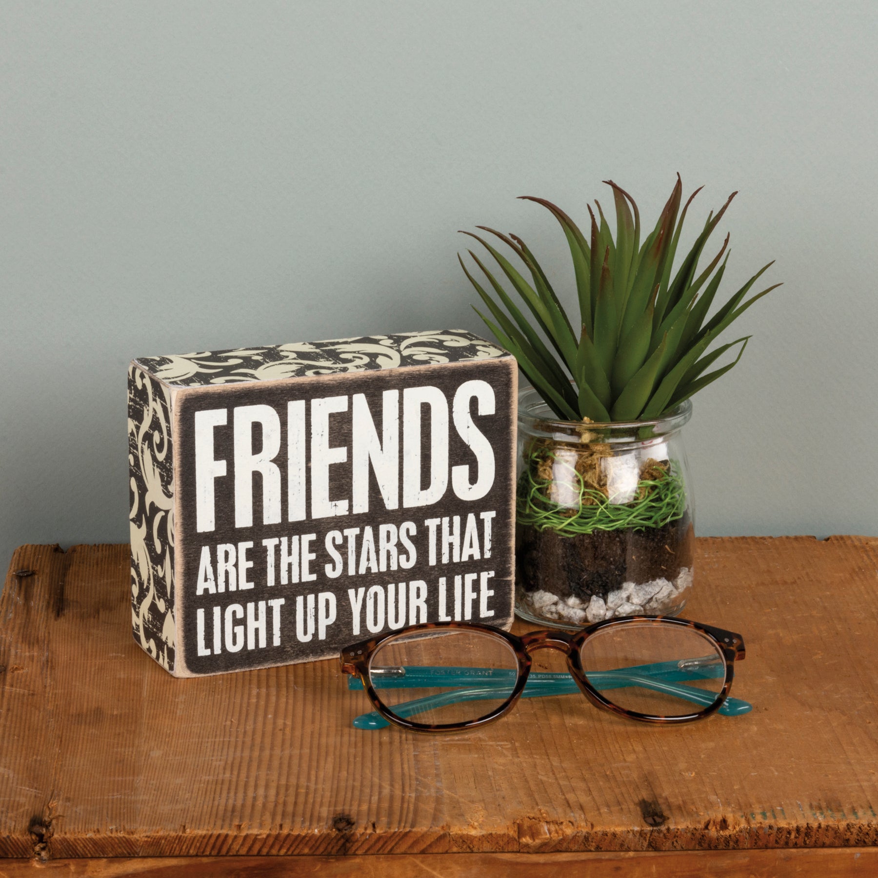 Distressed Black & White Wooden Box Sign: 'Friends Are Stars' Wall Decor
