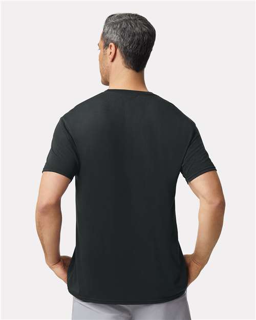 Gildan Unisex Performance® T-Shirt 42000 - Black