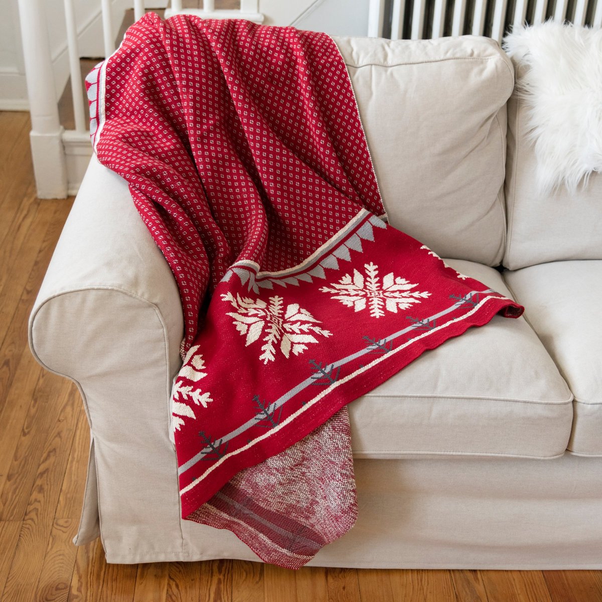 Cozy Nordic Snowflake Cotton Knit Throw Blanket - Rustic Festive Home Decor