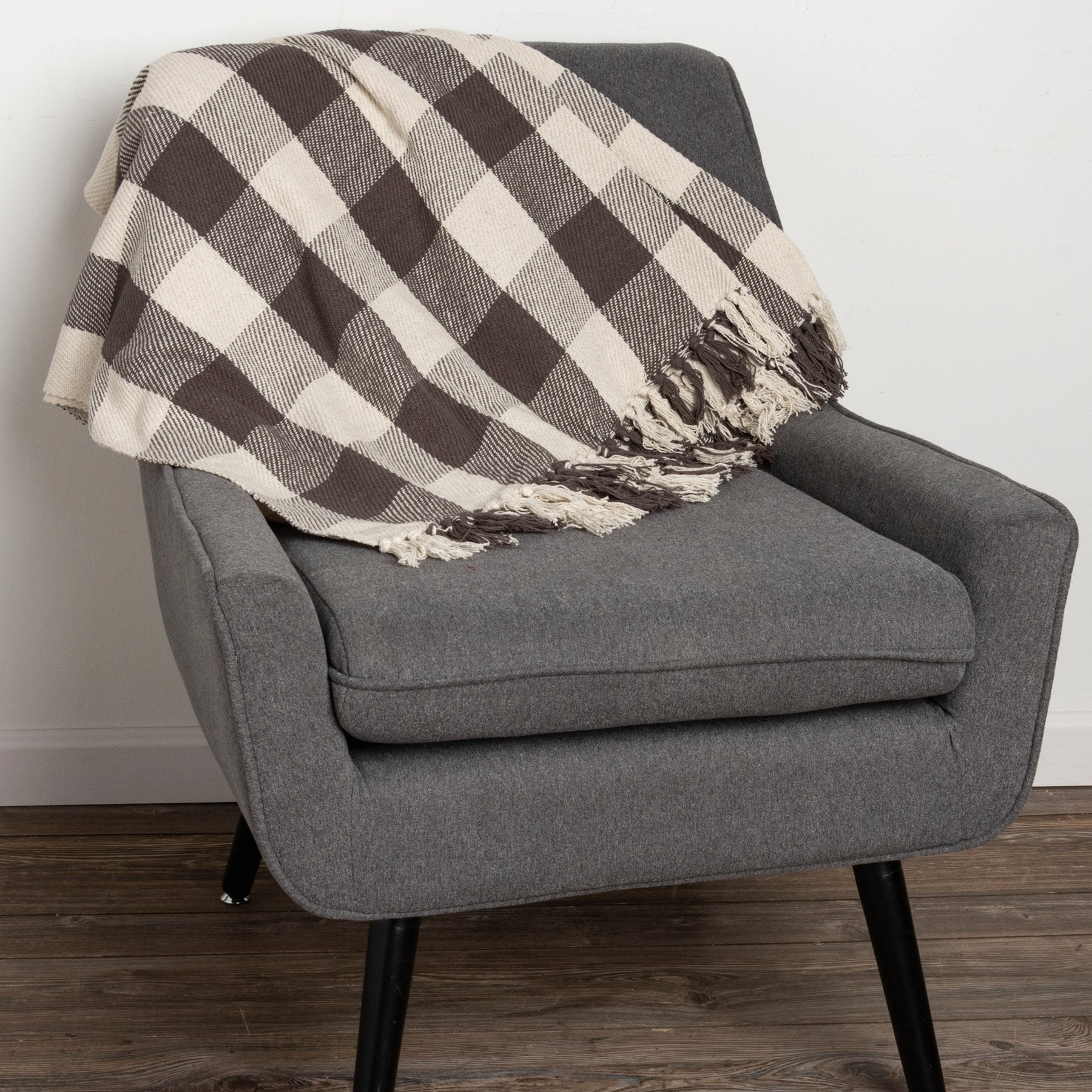 Cozy Farmhouse Buffalo Check Throw Blanket with Fringed Accents, Soft Cotton