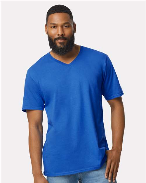 Gildan Unisex Softstyle® V-Neck T-Shirt 64V00